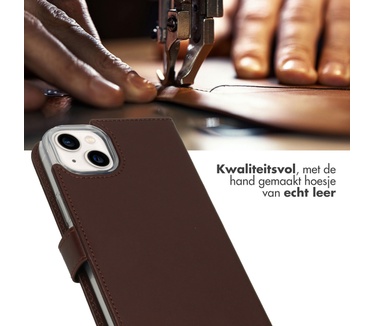 Selencia Echt Lederen Bookcase iPhone 14 Plus - Bruin