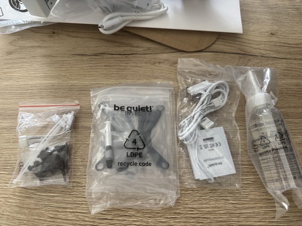Afbeeldingslocatie: https://tweakers.net/i/miCTO8c91zBb-W7StOkxnq-hPNM=/620x/filters:strip_icc():strip_exif()/m/397182/1WPIDshKhB7ZAG0JzoCaTLEMDm9hrLP4uuxK0IFaQ0Z9kaQPqu.jpeg?f=620xauto