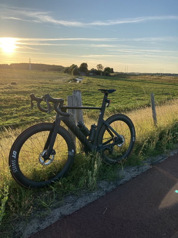 Afbeeldingslocatie: https://tweakers.net/i/mib-LMhGiaplZdEmkk6HRuQ7GIU=/x800/filters:strip_icc():strip_exif()/f/image/g04F4sSranHnC9WGPRSaqJrP.jpg?f=fotoalbum_large