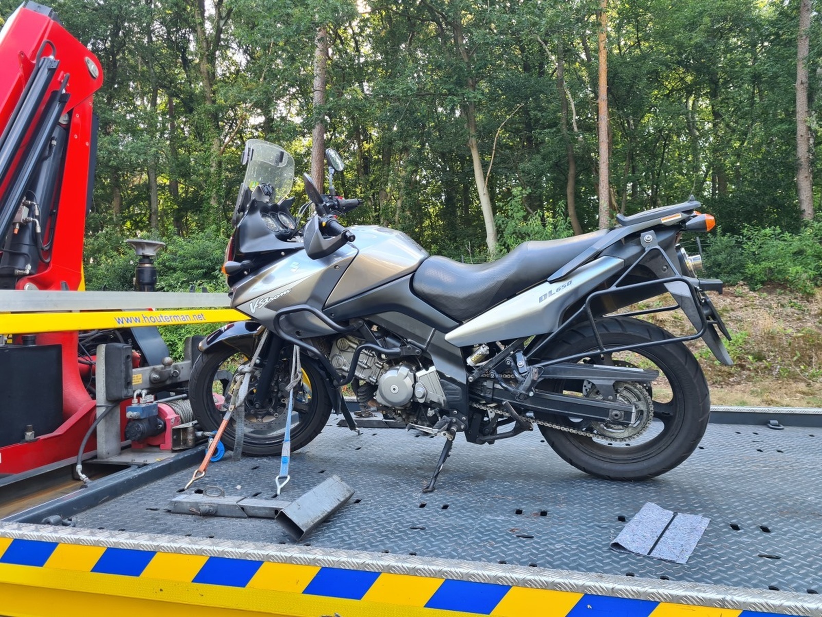 Afbeeldingslocatie: https://tweakers.net/i/mo3KWtPLcCfCDLxk3rkLsAdd1CE=/full-fit-in/4920x3264/filters:max_bytes(3145728):no_upscale():strip_icc():fill(white):strip_exif()/f/image/cQ9CJQi74YBxrbKUx7Cng6YM.jpg?f=user_large