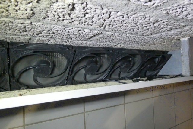 Afbeeldingslocatie: https://tweakers.net/i/moiUr0GVs_wv8LvOSeKpcuFKbUk=/fit-in/4920x3264/filters:max_bytes(3145728):no_upscale():strip_icc():strip_exif()/f/image/bGqRADyO0Wkbpm56ovyfFN9k.jpg?f=user_large