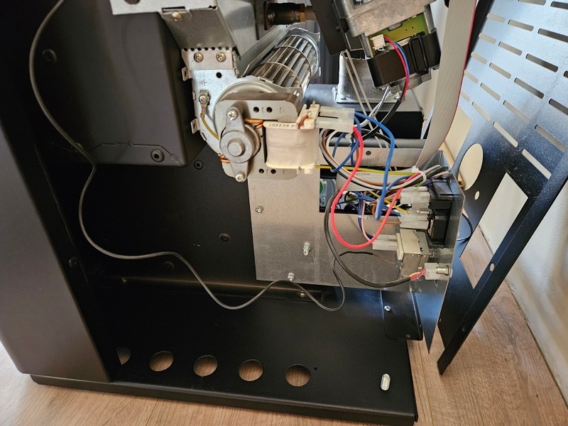 Afbeeldingslocatie: https://tweakers.net/i/mqB-K9d6q17NXeUElxLlDQODAss=/fit-in/4920x3264/filters:max_bytes(3145728):no_upscale():strip_icc():strip_exif()/f/image/jh7lUJFWcNgSrXdcrV5nTVli.jpg?f=user_large