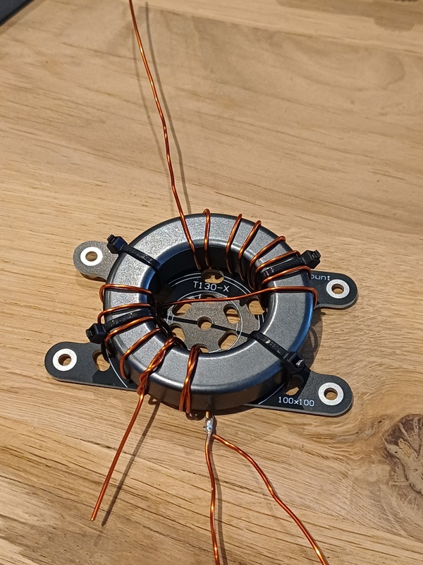 Afbeeldingslocatie: https://tweakers.net/i/mth9ZEowjXtna2WtHfP_DqhXOK4=/x800/filters:strip_icc():strip_exif()/f/image/HrcyCl646erHD54XZjQ40mwm.jpg?f=fotoalbum_large