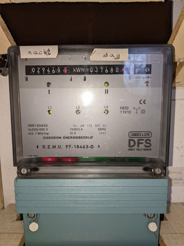 Afbeeldingslocatie: https://tweakers.net/i/n-2zaw3zIEfLudsqOHa5ZnxZZH4=/x800/filters:strip_icc():strip_exif()/f/image/p83sLTS7Rbr1YtV3OzPPLzmv.jpg?f=fotoalbum_large