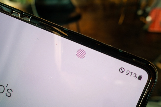 Samsung Galaxy Z Fold 3 - Frontcamera in scherm