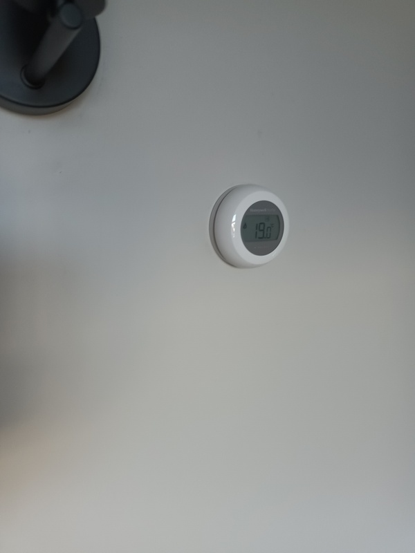 Afbeeldingslocatie: https://tweakers.net/i/nGNOokMJ909KYvkkaI6ZLhfuwRc=/x800/filters:strip_icc():strip_exif()/f/image/KJo8l4Mpkn2FflOAlH4Lz8AZ.jpg?f=fotoalbum_large