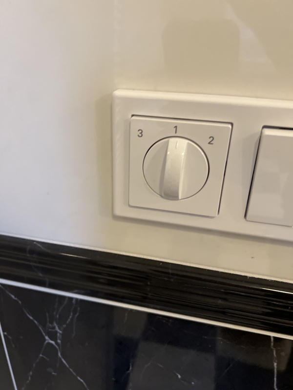 Afbeeldingslocatie: https://tweakers.net/i/nKnxvUQUVhetgsyx6jYYGaT_8Gs=/x800/filters:strip_icc():strip_exif()/f/image/UzmD4JNQlL8Q4f4SDbRRQA1L.jpg?f=fotoalbum_large