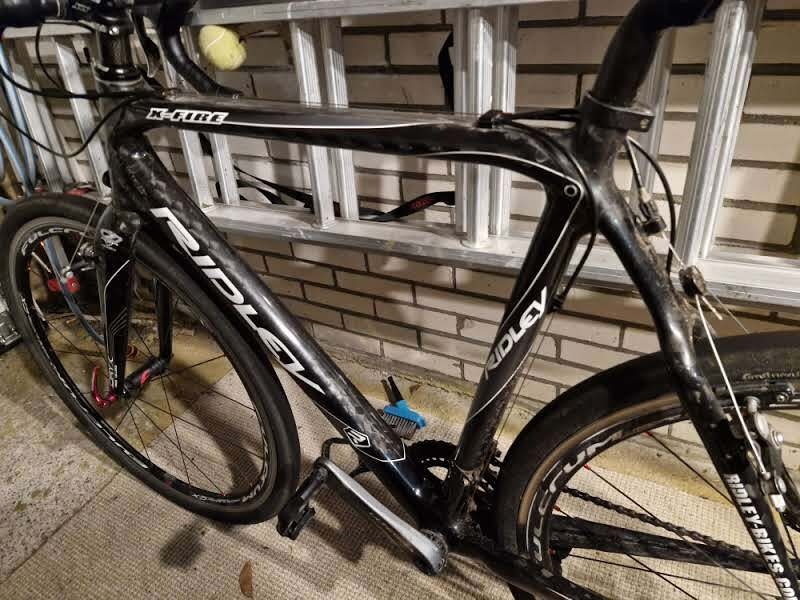 Afbeeldingslocatie: https://tweakers.net/i/nQ6aD5inyND1Oz7u_u8-mHthy50=/fit-in/4920x3264/filters:max_bytes(3145728):no_upscale():strip_icc():strip_exif()/f/image/01MkORJzIbyyIx3aIuqoKVEb.jpg?f=user_large