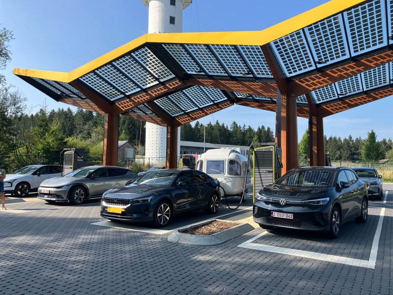 Afbeeldingslocatie: https://tweakers.net/i/nXaZBZBobkYrlTpPVid1JDlVd_Q=/800x/filters:strip_icc():strip_exif()/f/image/nRGQiXgunyqqP6eNoijwPtfs.jpg?f=fotoalbum_large