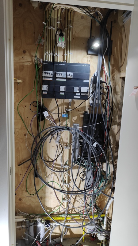 Afbeeldingslocatie: https://tweakers.net/i/naVq8KeGOhhc9Xcmh1eUotOIRjE=/x800/filters:strip_icc():strip_exif()/f/image/51RuHpA2mQYE1d2FJawIAOLl.jpg?f=fotoalbum_large