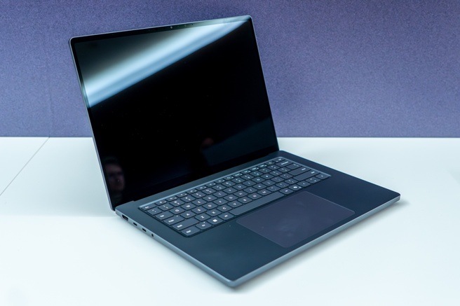Microsoft Surface Laptop Ultra