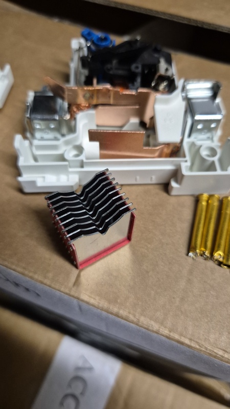 Afbeeldingslocatie: https://tweakers.net/i/nfcXzVWjuUGWlv0l7fr7Go620do=/x800/filters:strip_icc():strip_exif()/f/image/1AQWWCQMVaLxeoUQJ62ygRj8.jpg?f=fotoalbum_large