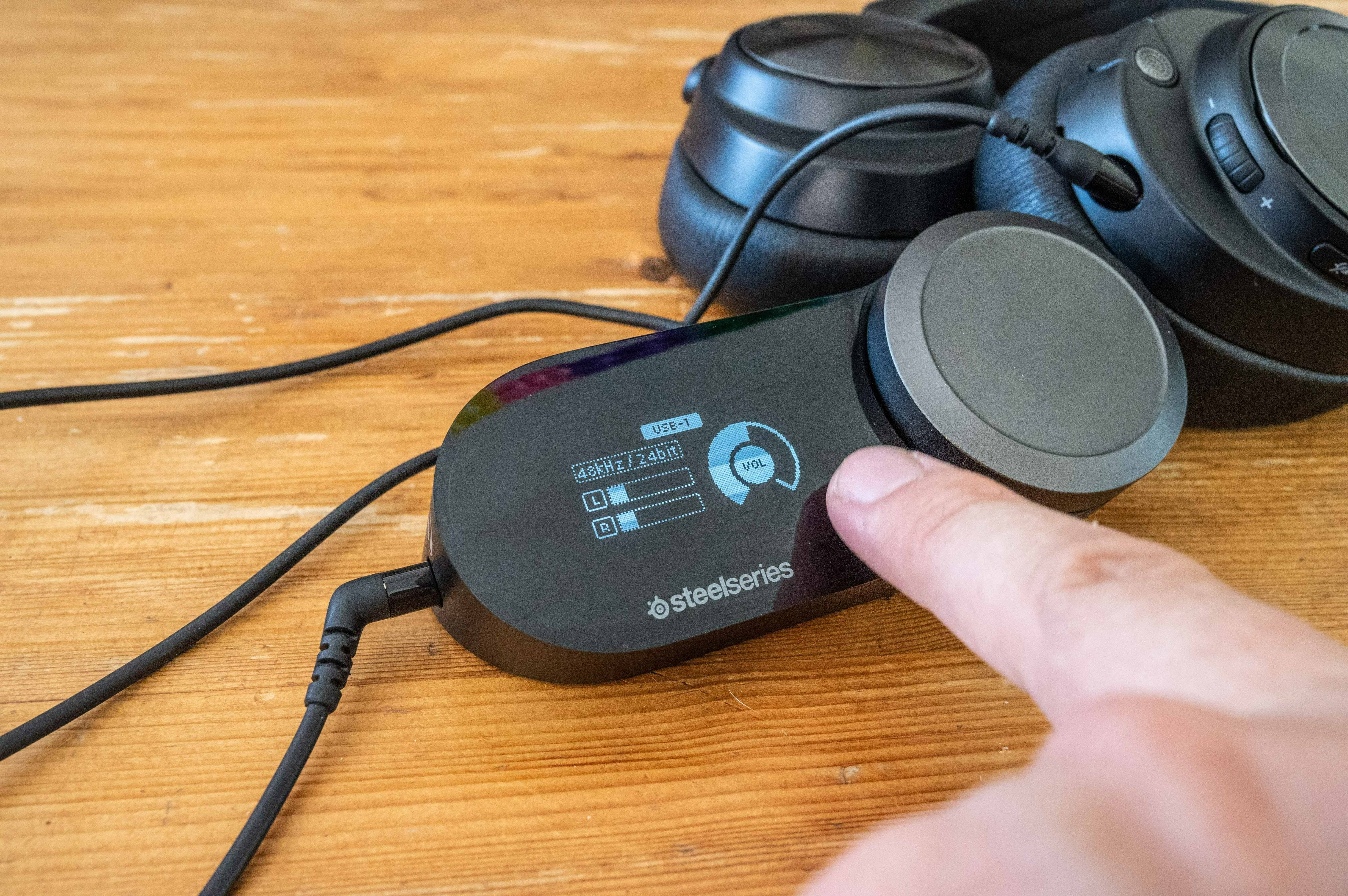 SteelSeries Arctis Nova Pro（Gamedac なし） SteelSeries Arctis Nova Pro / GameDAC Gen 2 レビュー