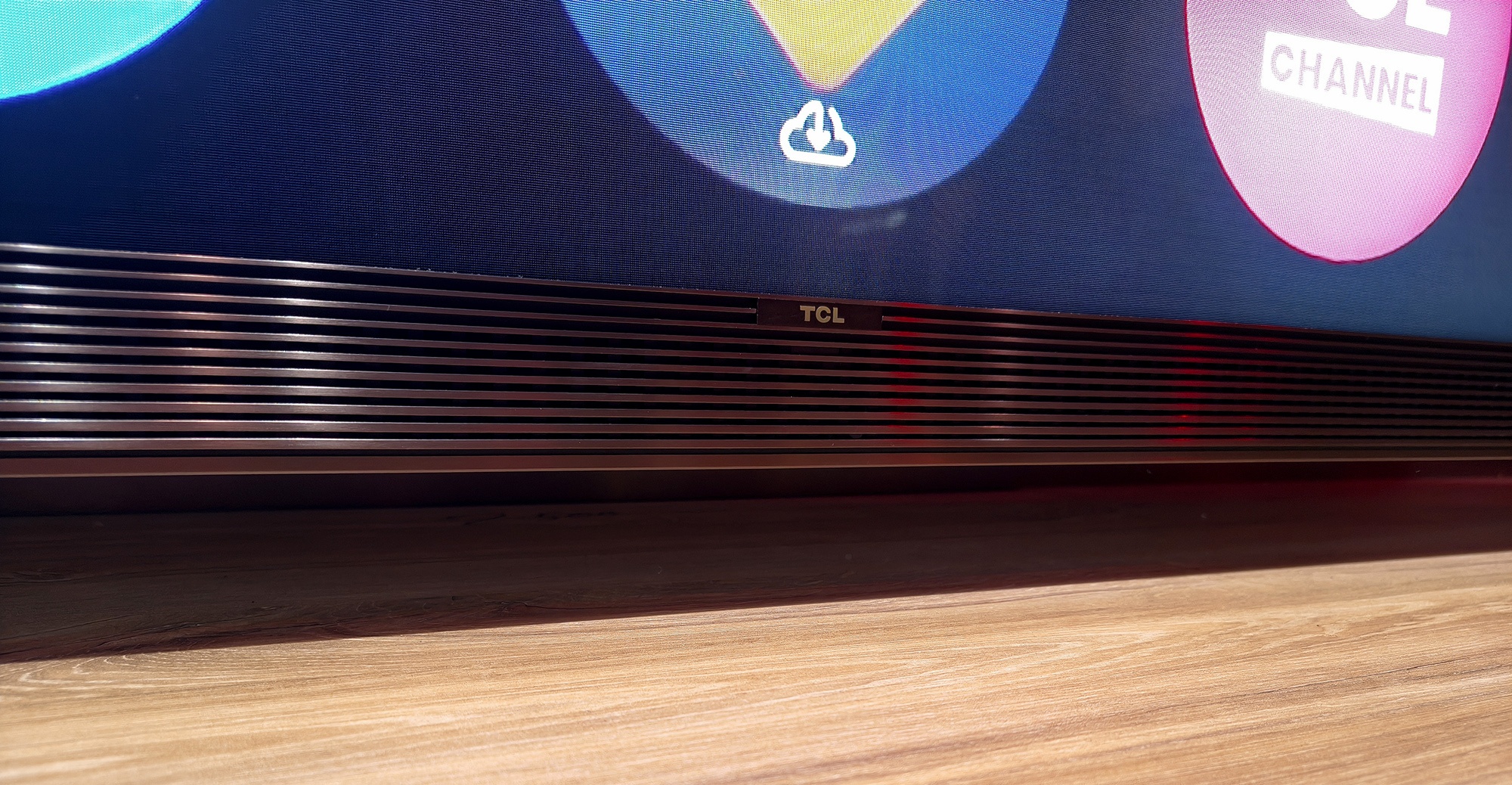 TCL presenteert nieuwe tv-topmodellen met sqd- en rgb-minileds - Tweakers