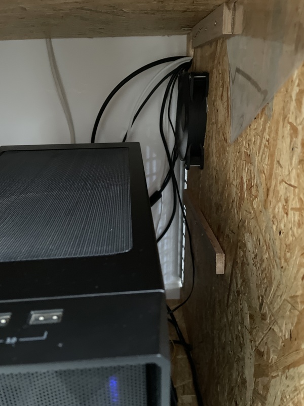 Afbeeldingslocatie: https://tweakers.net/i/nhY34AQZ8MWat625IJLHjOZmUK8=/x800/filters:strip_icc():strip_exif()/f/image/E5ijsEXJijZvo5JzNz5tmx6F.jpg?f=fotoalbum_large