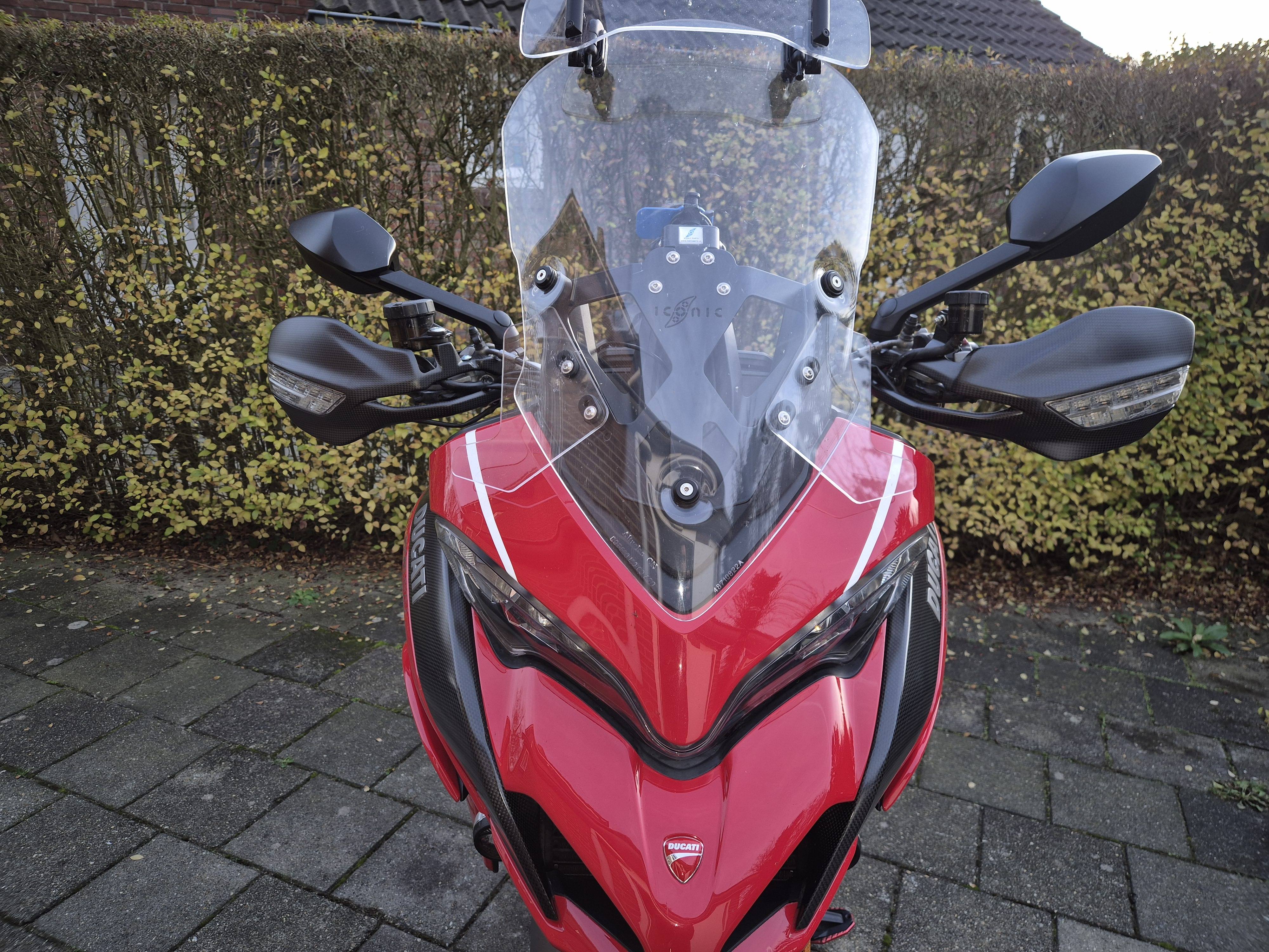 Afbeeldingslocatie: https://tweakers.net/i/nlHYzTk08QgxS3jGihi81vr60pc=/fit-in/4920x3264/filters:max_bytes(3145728):no_upscale():strip_icc():strip_exif()/f/image/KCIlHo03Dt31aAMudGQsdR4A.jpg?f=user_large