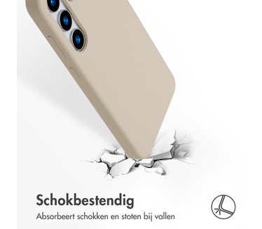 Accezz Liquid Silicone Backcover met MagSafe