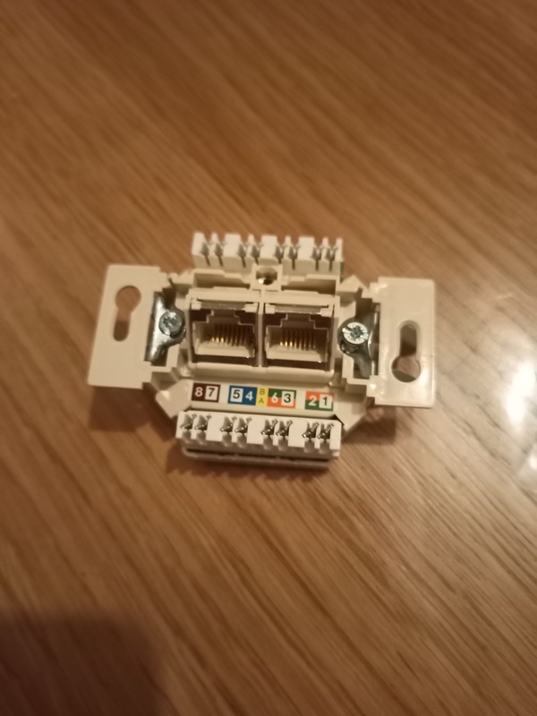 Afbeeldingslocatie: https://tweakers.net/i/nrTSJfqSp6Q55FPClzJrlZUSY78=/x800/filters:strip_icc():strip_exif()/f/image/CMPqx3AvzZuFJmZYDT2eWiSU.jpg?f=fotoalbum_large