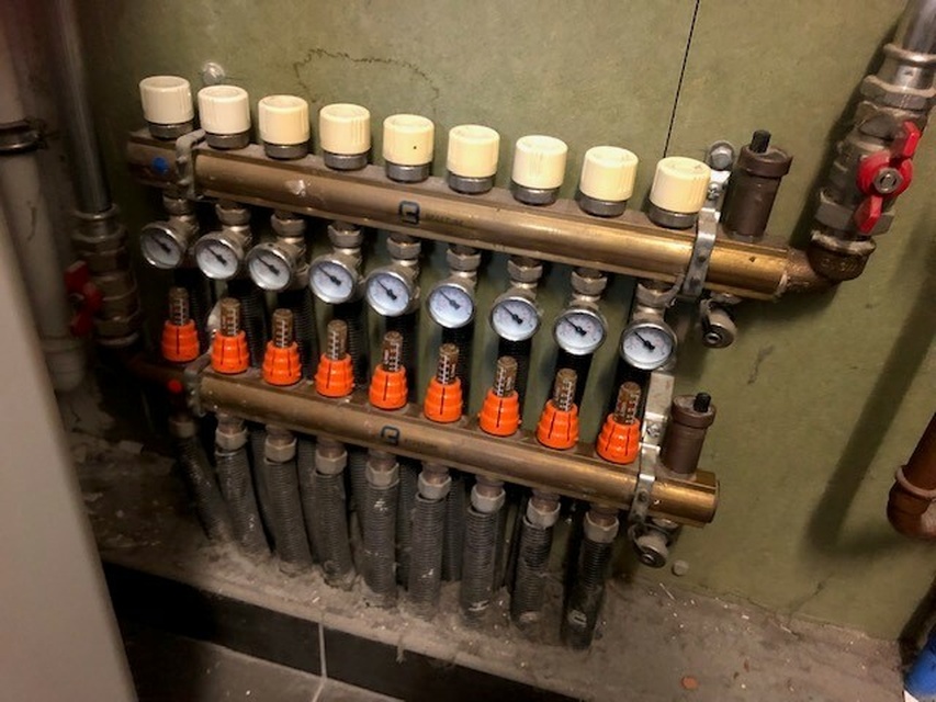 Afbeeldingslocatie: https://tweakers.net/i/nrXVP-dzQkjMvAQ5-lEqGdgv8gc=/full-fit-in/4920x3264/filters:max_bytes(3145728):no_upscale():strip_icc():fill(white):strip_exif()/f/image/iX63TyXqiZBGpg3EYCZx28ll.jpg?f=user_large