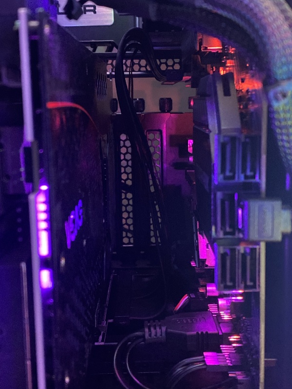 Afbeeldingslocatie: https://tweakers.net/i/ns8dkTB2hT406dWOODddENEiP6w=/x800/filters:strip_icc():strip_exif()/f/image/yYKT2cHmgxpHEIOzRNJhP56q.jpg?f=fotoalbum_large