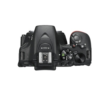 Nikon D5500 + Nikkor AF-S DX 18-105mm F3.5-5.6 G VR Zwart