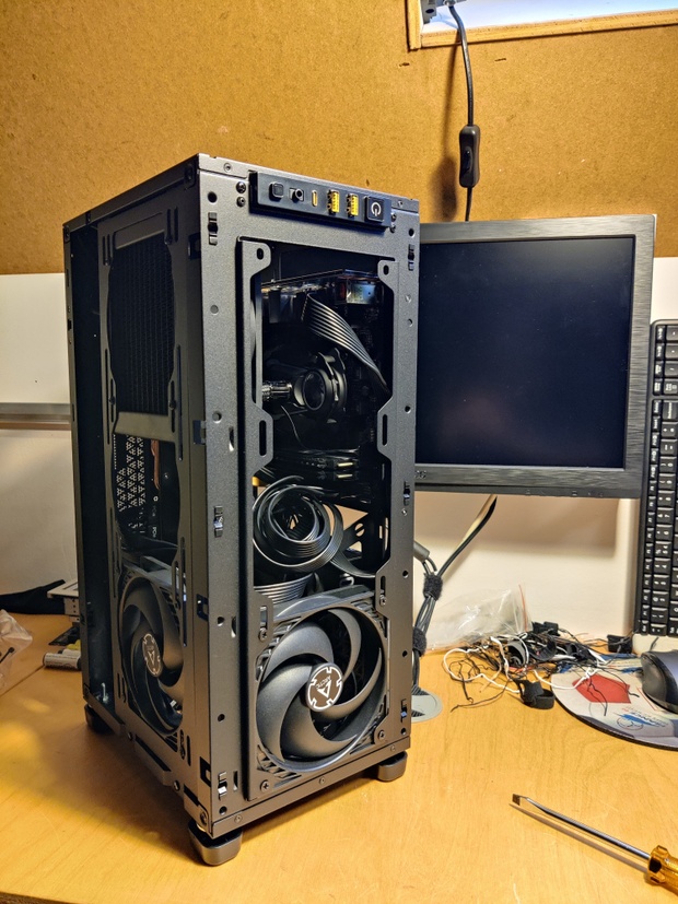 https://tweakers.net/i/nwznGPkdR0bWdUv3y0GJoLbxOtU=/620x/filters:strip_icc():strip_exif()/m/29163/1Rnf8JoegRh5b8TXGtezPNN09coUpstvXdfGuLsn3V7GXNr9N1.jpeg?f=620xauto