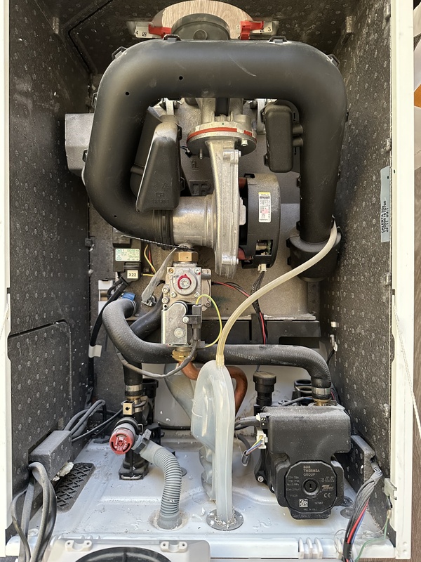 Afbeeldingslocatie: https://tweakers.net/i/nykXnlqCir_AKD1nbT-C0p9S9Zw=/x800/filters:strip_icc():strip_exif()/f/image/tax1jwaOZuDxT9cZZ1wdT0UI.jpg?f=fotoalbum_large