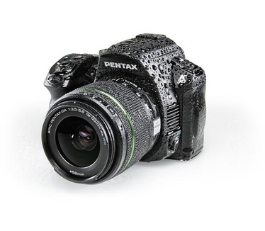 Pentax K-30 + 18-55mm f/3.5-5.6 WR Zwart