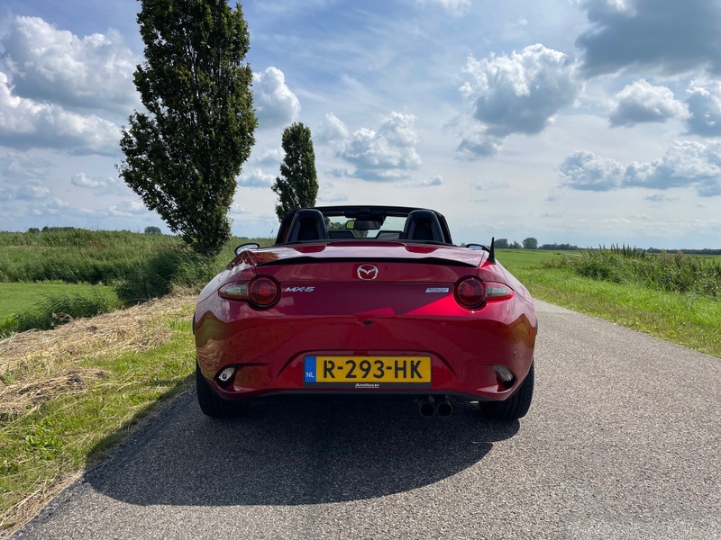 Afbeeldingslocatie: https://tweakers.net/i/o1KbveWIiYvYBV1s_5mC33u221s=/800x/filters:strip_icc():strip_exif()/f/image/pIOKbYbMaggFt4IhjjTSM9zA.jpg?f=fotoalbum_large