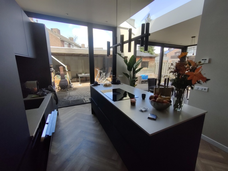 Afbeeldingslocatie: https://tweakers.net/i/o2PX2dG4fqMflYLEP70HB8iRt0k=/800x/filters:strip_icc():strip_exif()/f/image/IQtjObvv6ynhEHXU59HwHatZ.jpg?f=fotoalbum_large