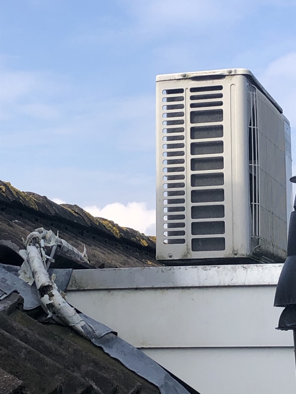 Afbeeldingslocatie: https://tweakers.net/i/o2WbC0VjaVsYxJDnCgVSXeN3q0E=/x800/filters:strip_icc():strip_exif()/f/image/mBRAHC5B5Ai1w8AHhDxBfqKQ.jpg?f=fotoalbum_large