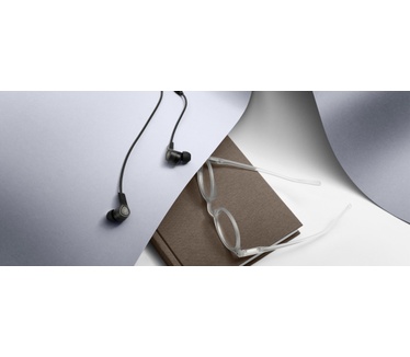 Bang & Olufsen BeoPlay E4 (Zwart)