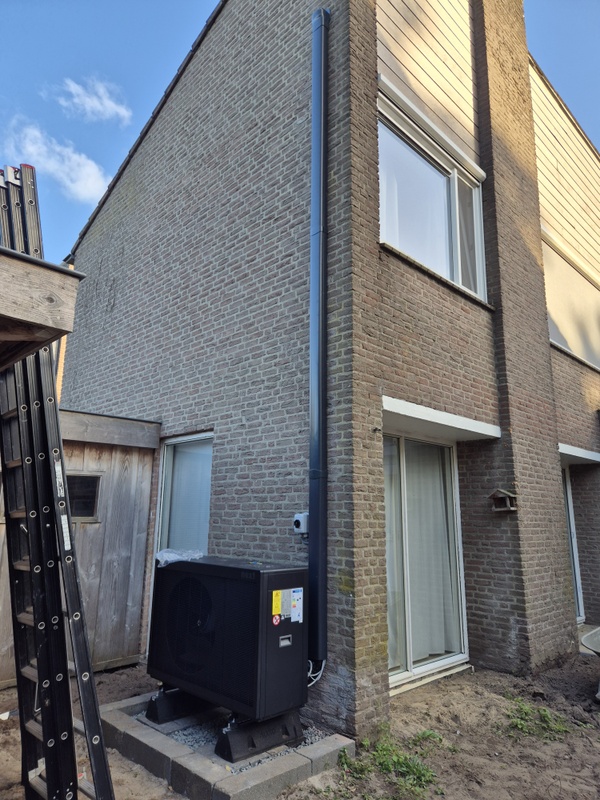 Afbeeldingslocatie: https://tweakers.net/i/o6kOJ7qZzAZD1883aVL3NhpQz78=/x800/filters:strip_icc():strip_exif()/f/image/Ok7ieFnGScZq65sP8Ozt330B.jpg?f=fotoalbum_large