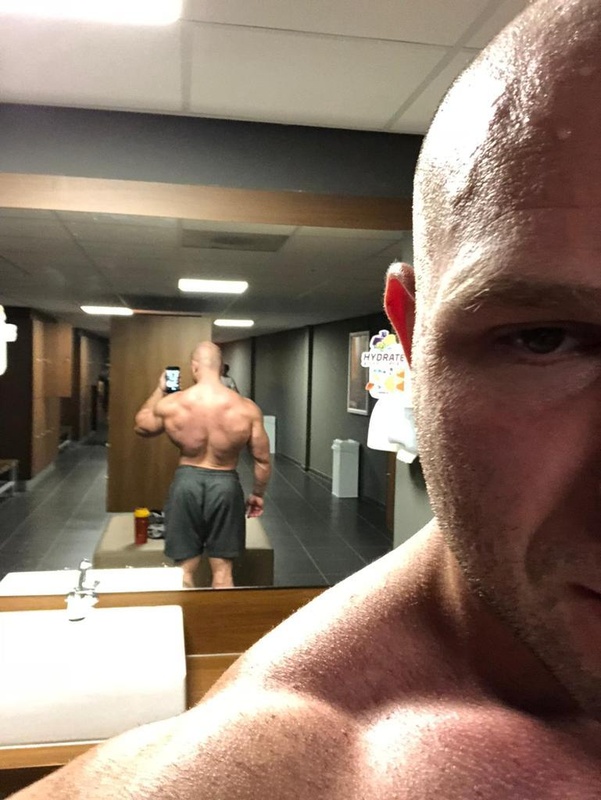 Afbeeldingslocatie: https://tweakers.net/i/o7SIHjGXFayOIC5T_7f1THP54-8=/x800/filters:strip_icc():strip_exif()/f/image/SgiSjszXrvbysGMGOnfE81cZ.jpg?f=fotoalbum_large