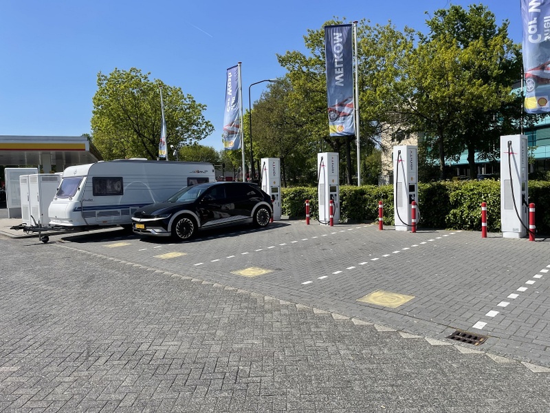 Afbeeldingslocatie: https://tweakers.net/i/oAvr6YEt0UwfNFJFma1CHuk_OFo=/800x/filters:strip_icc():strip_exif()/f/image/osK1jlwggb49FGXtMwWpDrFr.jpg?f=fotoalbum_large