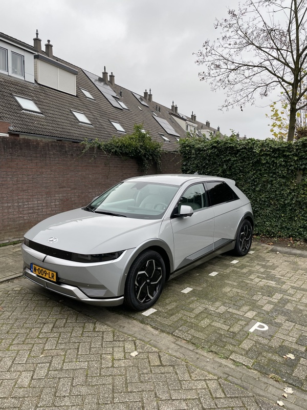 Afbeeldingslocatie: https://tweakers.net/i/oBgebHxHTgJxIB9Xva9TpPYRNgc=/x800/filters:strip_icc():strip_exif()/f/image/rA8FKjYG7aZehTDD2FWiyVT5.jpg?f=fotoalbum_large
