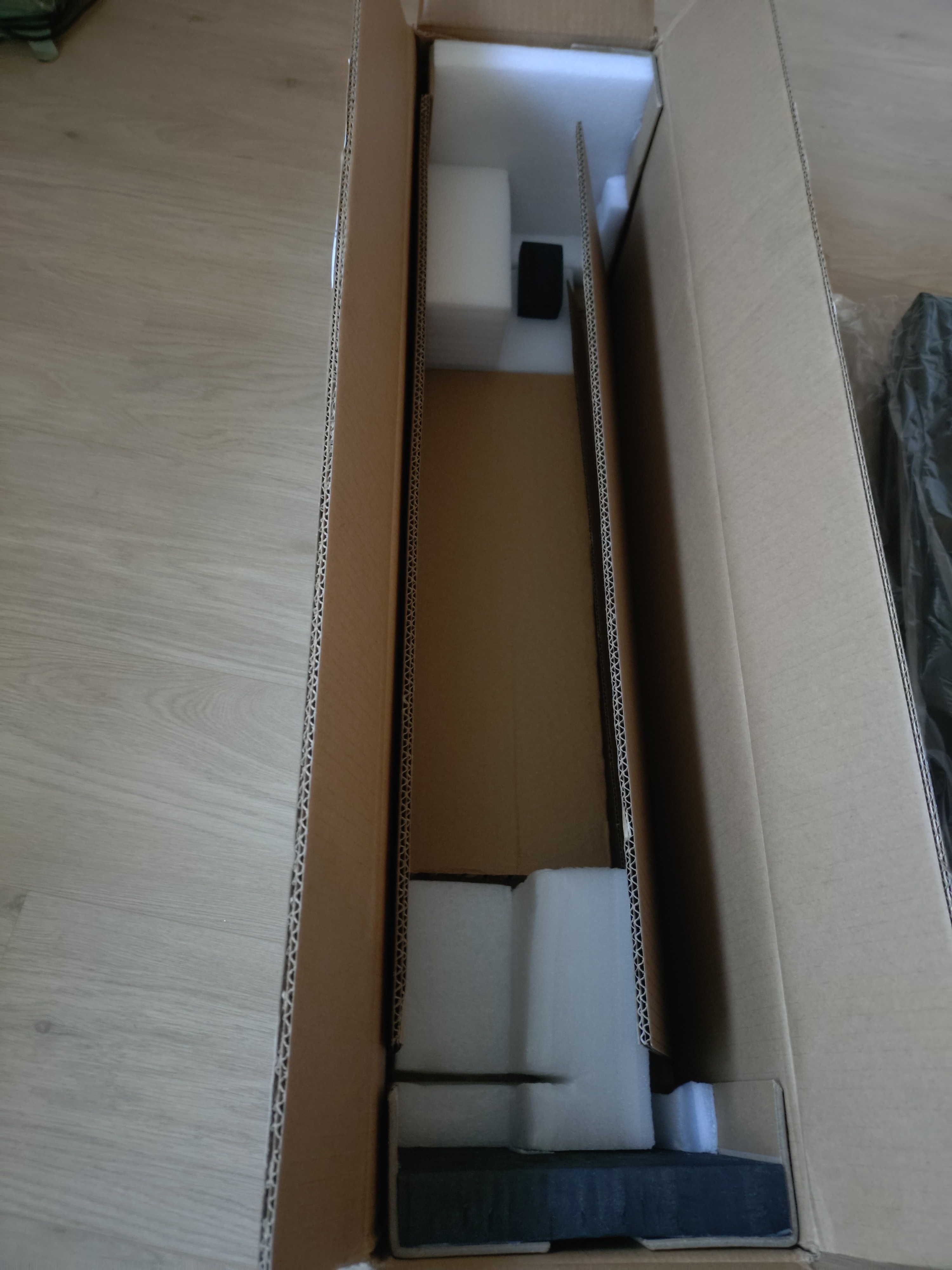 Afbeeldingslocatie: https://tweakers.net/i/oCAZjrFRLTeXdFy_4PfegjIwOv8=/m/57096/1Wghf2P2Qxa6KdLb9cldJPIeTeBhLirmBklkReMqN0Z4ZgpYMa.jpeg