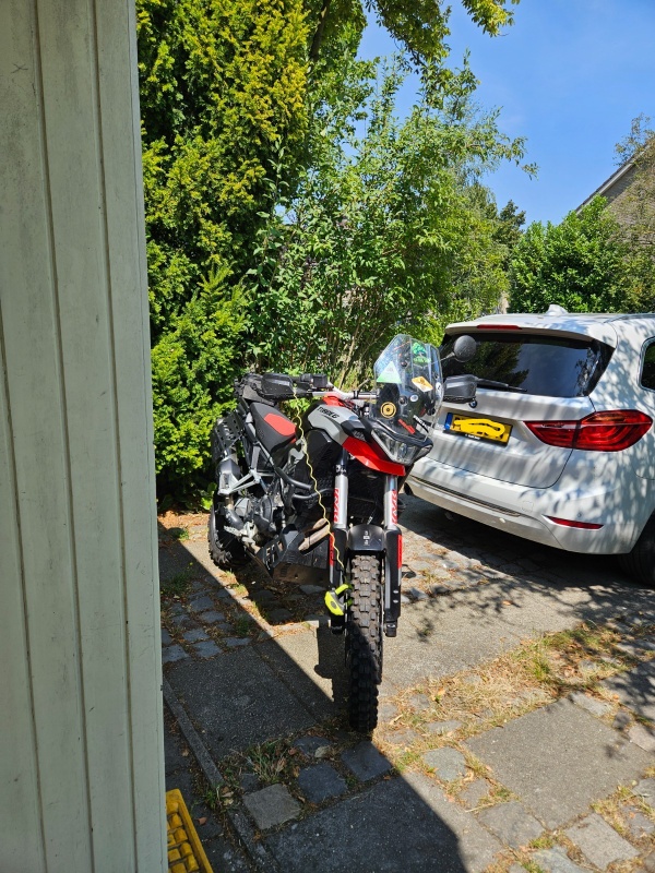 Afbeeldingslocatie: https://tweakers.net/i/oGE214Q10y82nIsKpwxYAxSdIns=/x800/filters:strip_icc():strip_exif()/f/image/ECR77qmy53PmgpYVNSU4Daiu.jpg?f=fotoalbum_large