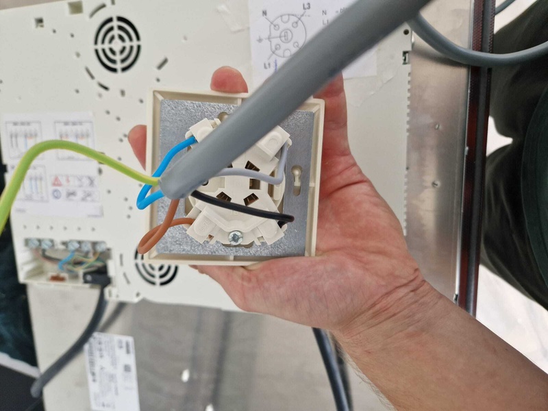 Afbeeldingslocatie: https://tweakers.net/i/oIJ3FR_3DrkRyoW7-0ixQIngqWI=/800x/filters:strip_icc():strip_exif()/f/image/jlsOUuT4OuzM2Ts27FmvWcp6.jpg?f=fotoalbum_large