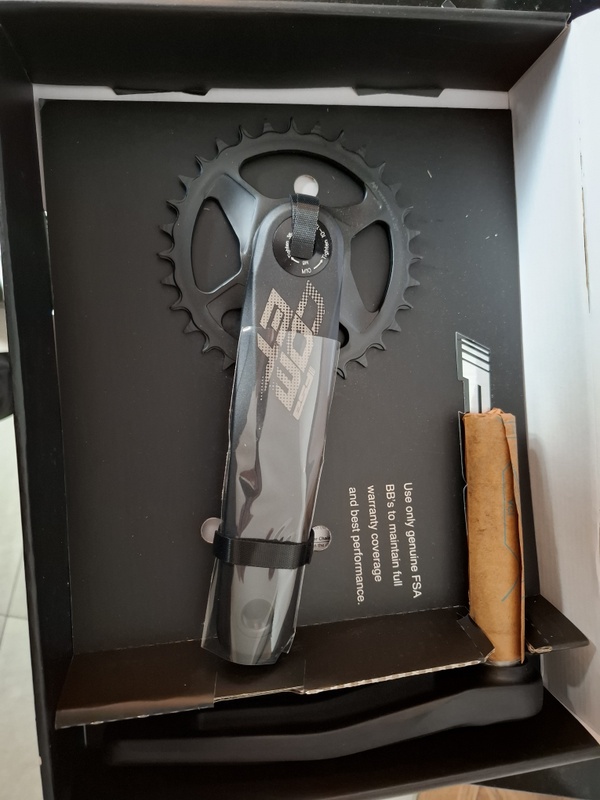 Afbeeldingslocatie: https://tweakers.net/i/oKbJgAbctJhAw0R6F3ztIQAel_0=/x800/filters:strip_icc():strip_exif()/f/image/E5iUbFAXzf943hKW0WkxN0uQ.jpg?f=fotoalbum_large