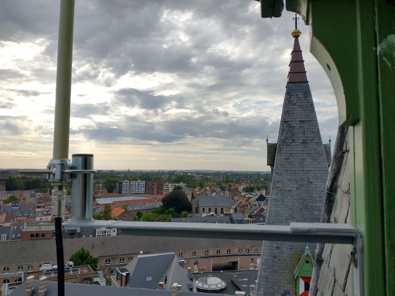 Afbeeldingslocatie: https://tweakers.net/i/oOckSCMMzYRKb2sp0PfOp2w4Rug=/800x/filters:strip_icc():strip_exif()/f/image/bl4fKmKW5VNX4VQgzXJ8ochN.jpg?f=fotoalbum_large