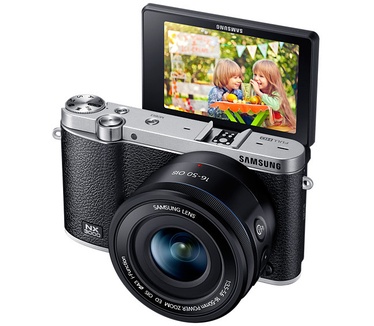 Samsung NX3000 + 16-50mm F3.5-5.6 Power Zoom + Flitser Zwart