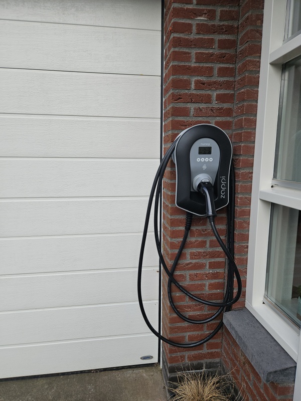 Afbeeldingslocatie: https://tweakers.net/i/oR4zDH_UOoaZ7-OYwiTqCoccWTQ=/x800/filters:strip_icc():strip_exif()/f/image/BH1bzVx8mC3UIXUWAL3HIfnW.jpg?f=fotoalbum_large