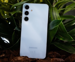 Samsung Galaxy S24 FE Review - Design
