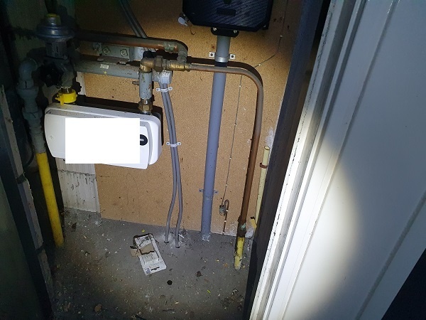 Afbeeldingslocatie: https://tweakers.net/i/oZTjMI0XbjdZmiKNiYr1938KV6M=/full-fit-in/4920x3264/filters:max_bytes(3145728):no_upscale():strip_icc():fill(white):strip_exif()/f/image/MyqMdYplmUuuL6uJLkNECmEX.jpg?f=user_large