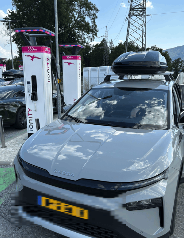 Afbeeldingslocatie: https://tweakers.net/i/oa9rV6eUqOzza4WVvGB7q6tX5no=/x800/filters:strip_exif()/f/image/nzNBF6cfzjx1ZuOBK2dPCYA0.png?f=fotoalbum_large