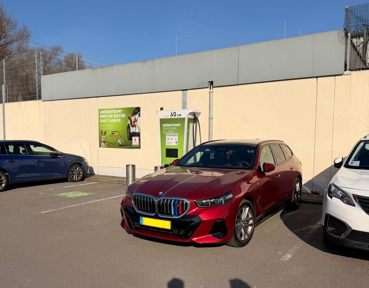 Afbeeldingslocatie: https://tweakers.net/i/obsF6xFF84zKzJzVTcAve6mM90A=/fit-in/4920x3264/filters:max_bytes(3145728):no_upscale():strip_icc():strip_exif()/f/image/qpfPqwLkAqeCPlNm2qrKRs8U.jpg?f=user_large