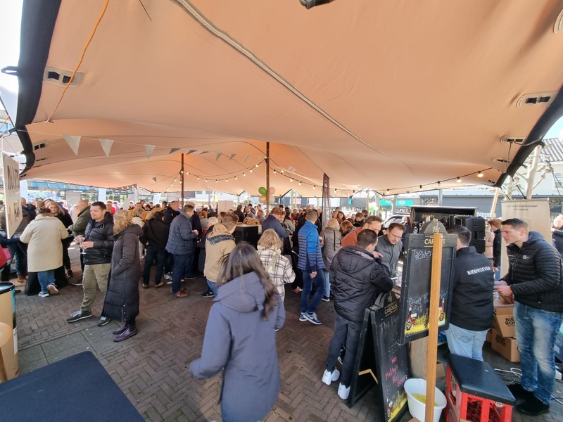 Afbeeldingslocatie: https://tweakers.net/i/oeKPvMYxX0AXV2Wwn5q7SGx8H2s=/800x/filters:strip_icc():strip_exif()/f/image/6F2CojUPIPztbe090f1rrJHn.jpg?f=fotoalbum_large