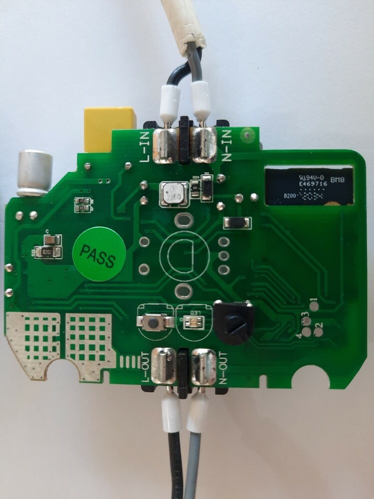 Tradim 6512W wifi vloerdimmer - printplaat onderkant