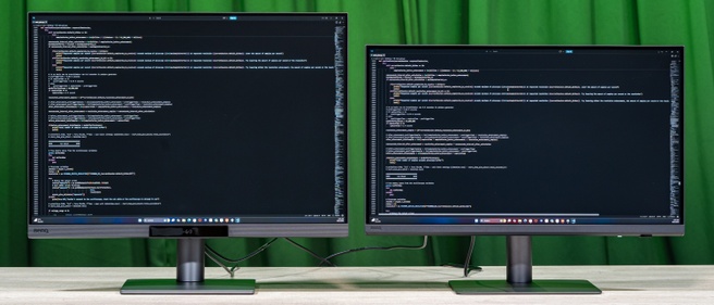 BenQ RD280UG naast 27"-monitor